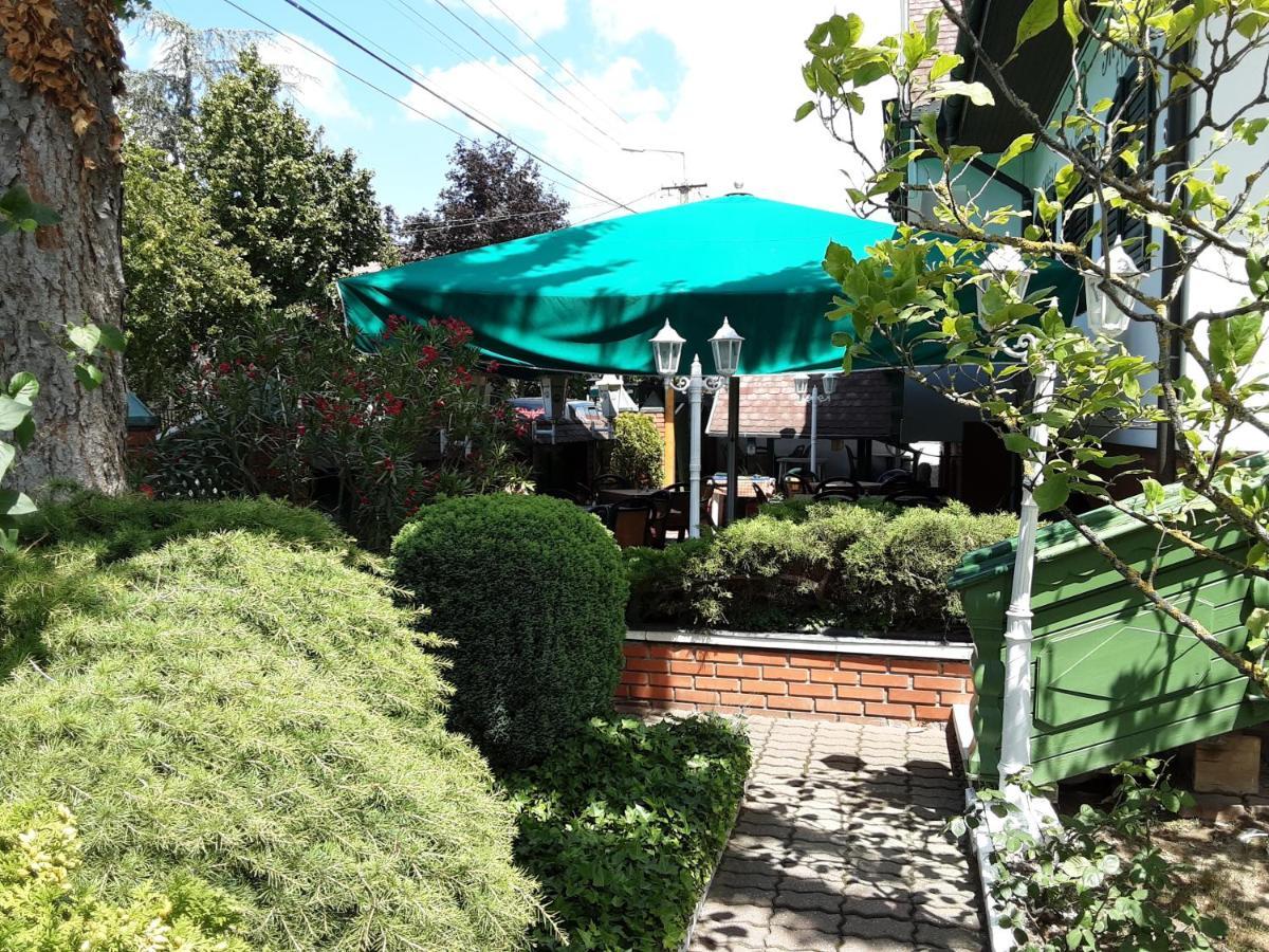 Bed and Breakfast St Hubertus Panzio Хевиз Экстерьер фото